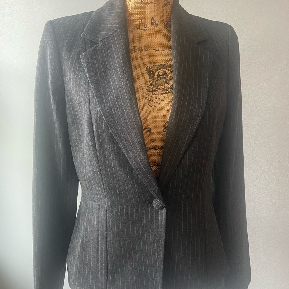 White House Black Market Sz 4 Women's Gray Pinstripe Blazer